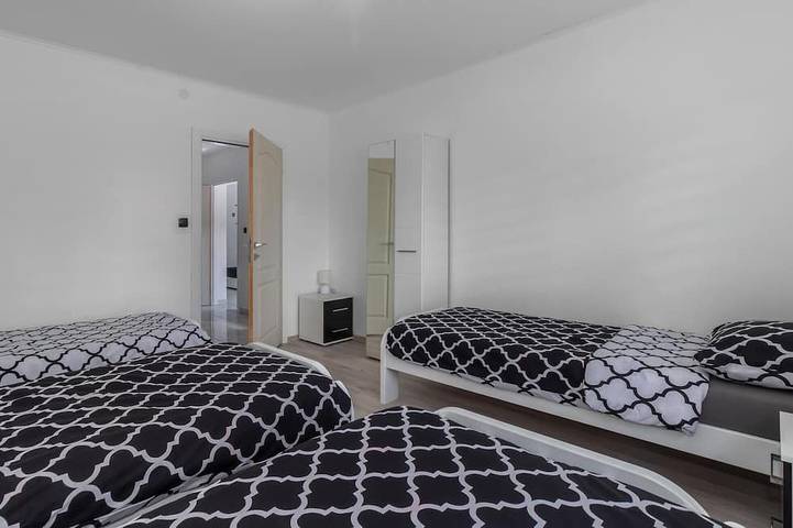 Ganze Wohnung, Awesome apartment in Otocac with Wifi in Prozor, Lika-Senj