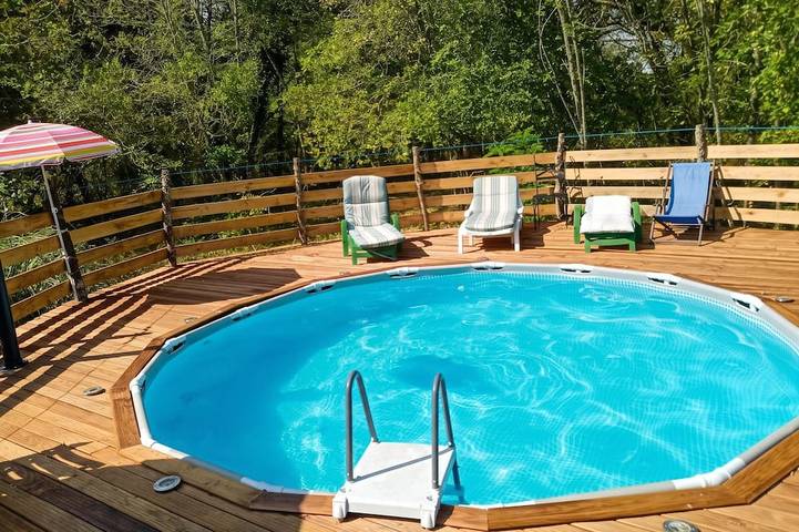Location de vacances pour 12 personnes, avec Jacuzzi ainsi que Terrasse et Jardin à Callen