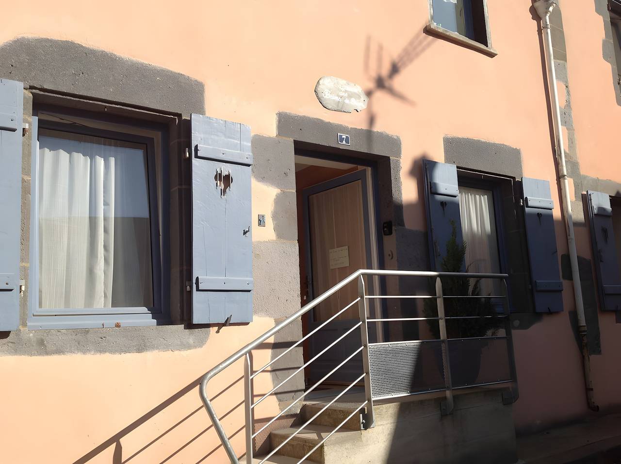 Appartement entier, Appartement « La Maison Des Bains De César » avec vue sur la montagne et Wi-Fi in Mont-Dore, Parc naturel régional des Volcans d'Auvergne