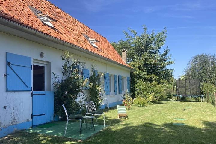 Maison de campagne pour 7 personnes, avec Jardin à Dominois