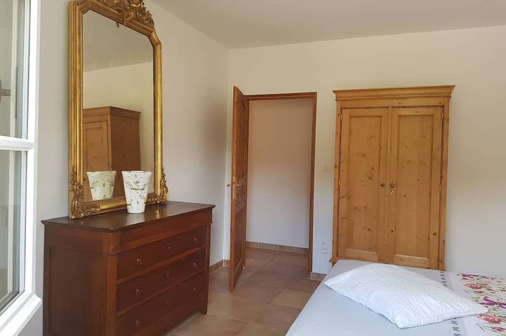 Location de vacances pour 7 personnes, avec terrasse et jardin à La Roque-sur-Pernes - 3