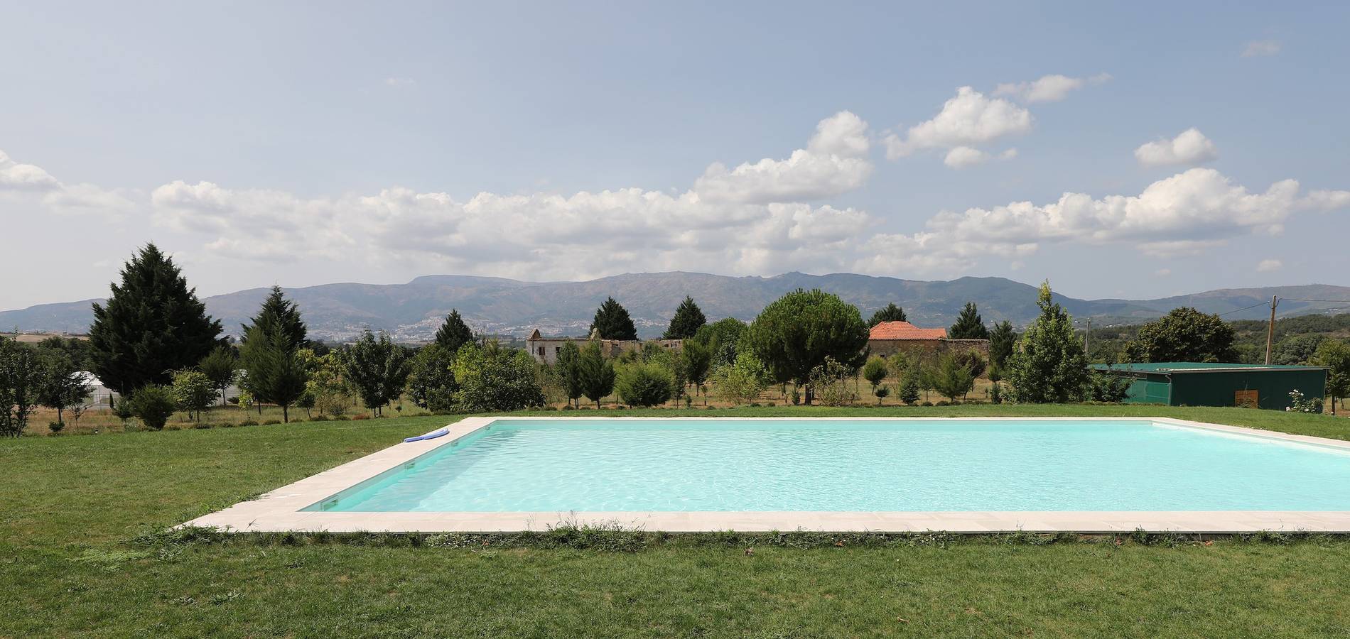 Apartamento inteiro, Apartamento 'Saqa Organic Farm' com Vista Montanha, Wi-Fi e Ar Condicionado in Peraboa, Serra da Estrela