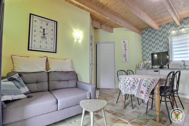 Gîte pour 2 personnes, avec jardin en Cotes-d'Armor