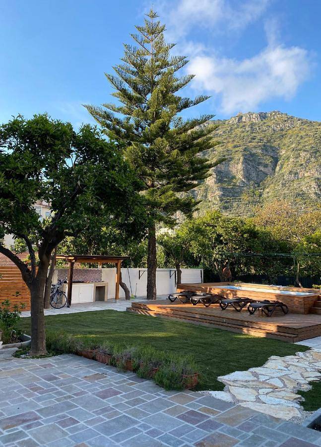 Ferienhaus für 7 Personen, mit Terrasse und Garten sowie Pool in Meta