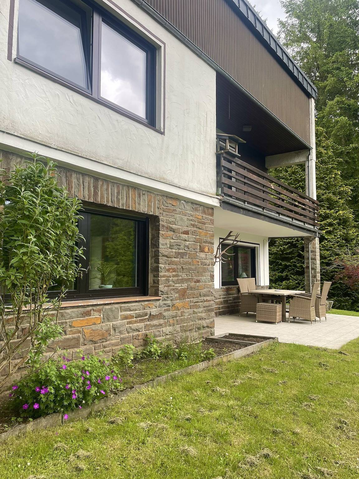 Ganze Wohnung, Ferienwohnung 'Talblick Chalet Blankenheim' mit privater Terrasse, privatem Garten und Wlan in Blankenheim, Naturpark Hohes Venn-Eifel