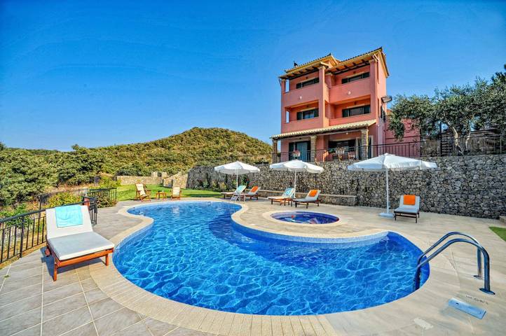 Διαμερίσματα διακοπών για 10 άτομα, με κήπο και παιδική πισίνα στην Παραλία Αλμυρού