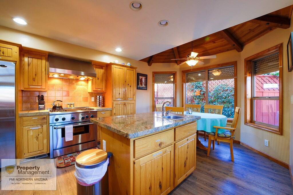 *Downtown Prescott *Bbq Grill *Private Yard *Pets in Prescott, Yavapai County