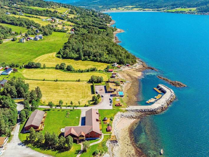 Ferienhaus für 10 Personen, mit Terrasse und Pool in Nesset