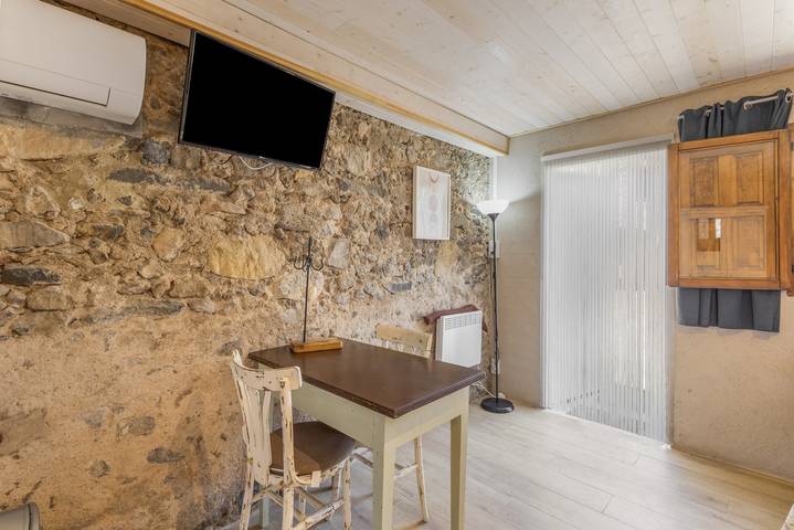 Chalet para 2 personas, con piscina para niños y jardín, Se admiten mascotas en Garrotxa - 4