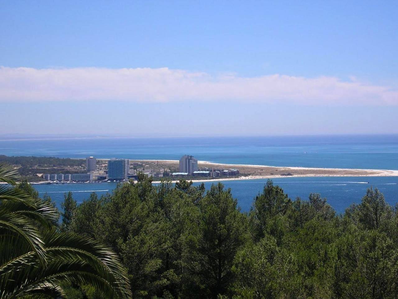 Quinta de Sao Filipe in Setúbal, Parque Natural da Arrábida