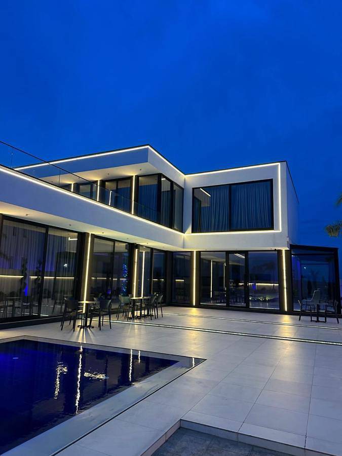 Villa para 21 pessoas, com vista e jardim e ainda piscina, com animais de estimação - 1