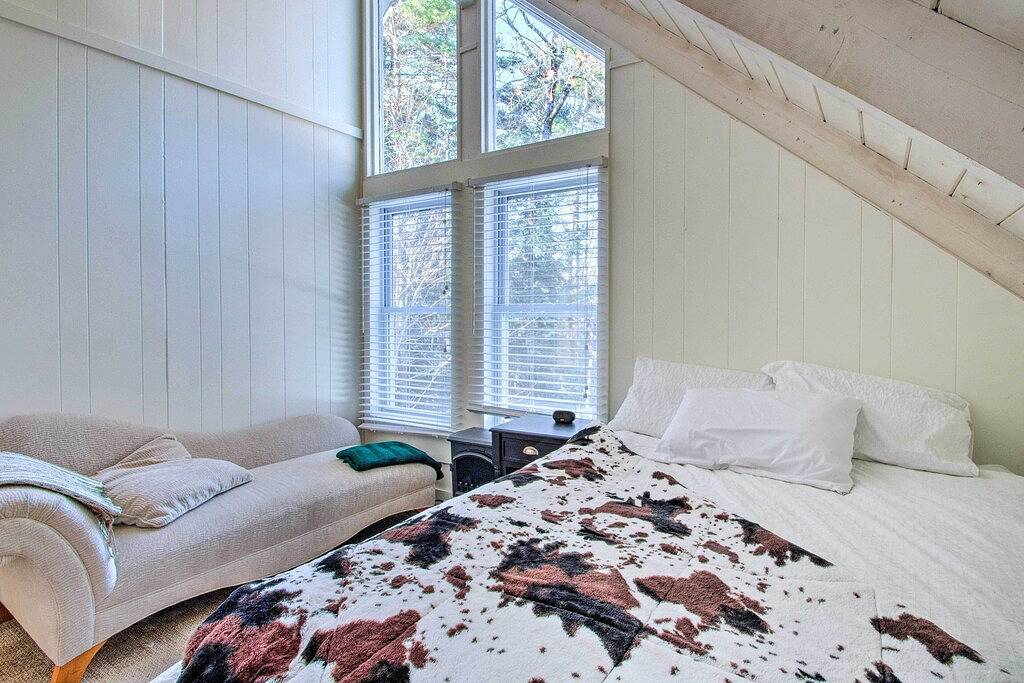 Abgeschiedene Hütte - 5 Minuten zum Gunstock Mtn. Resort! in Gilford, Lake Winnipesaukee