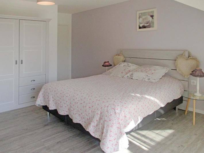 Gîte pour 2 personnes, avec vue ainsi que jardin et piscine à Mer - 3