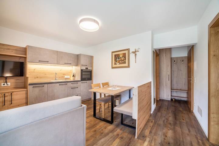 Entire apartment, Holiday Apartment "Parigger Apt Lavendel" with Mountain View, Shared Garden and Wi-Fi in Bichl (Ratschings), Ratschings