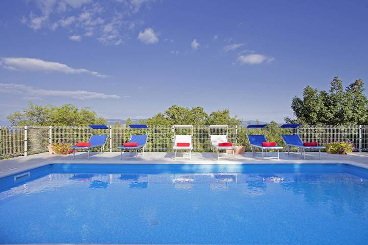 Villa Mirta * private pool, terrace with sea view, free WiFi, 1 km to the sea in Raša, Eastcoast Istria
