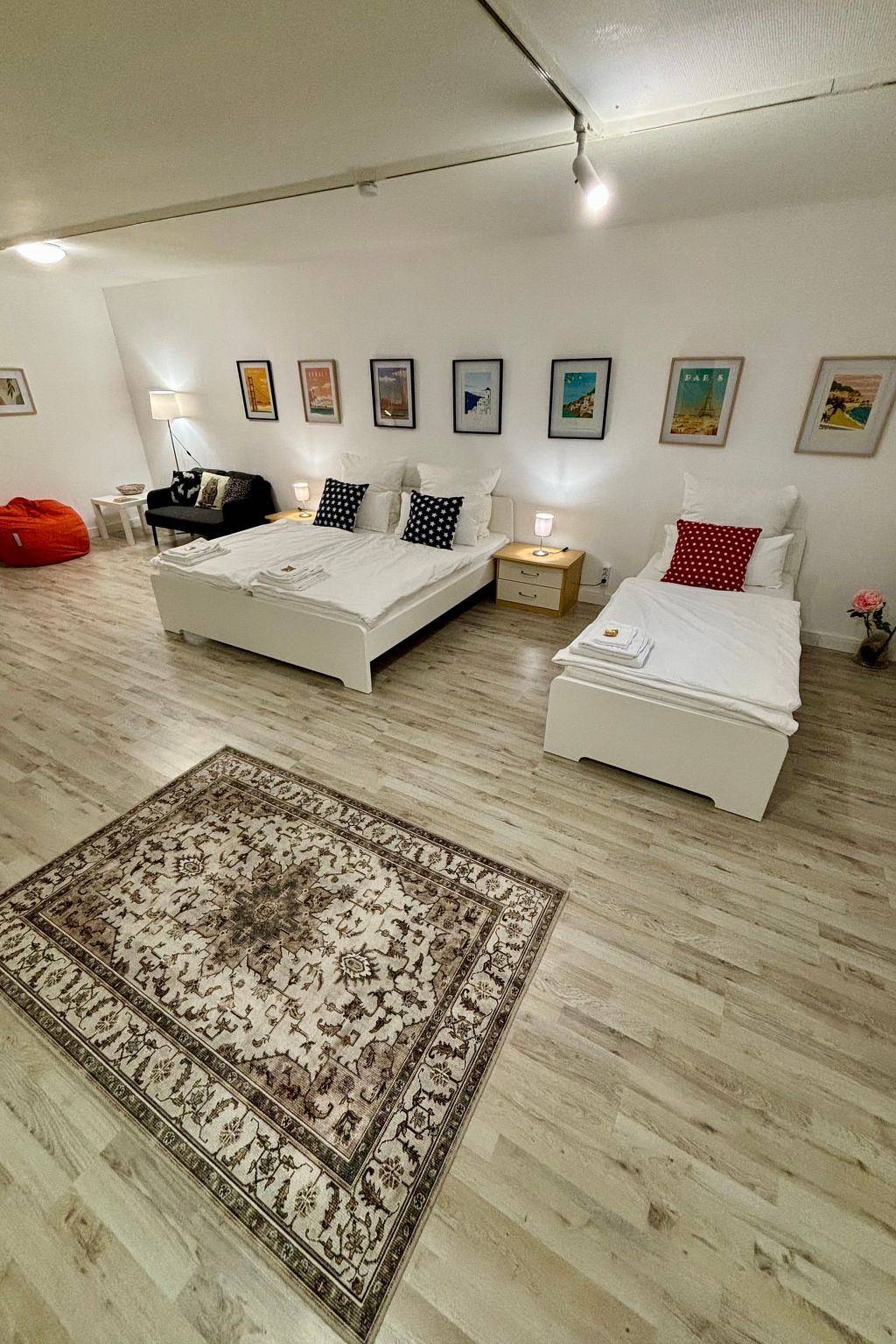 Appartement de vacances entier, Appartement avec parking, douche, climatisation et Wifi à 1,5 km de Gosse in Langenfeld (Rhénanie), Région de Düsseldorf