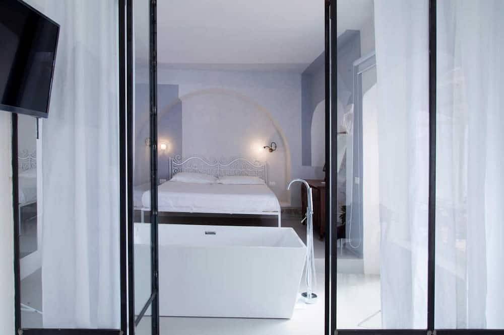 Apartamento entero, Ermita de Montevergine: Galatea, la más Panorámica con Terraza Privada in Forio, Ischia