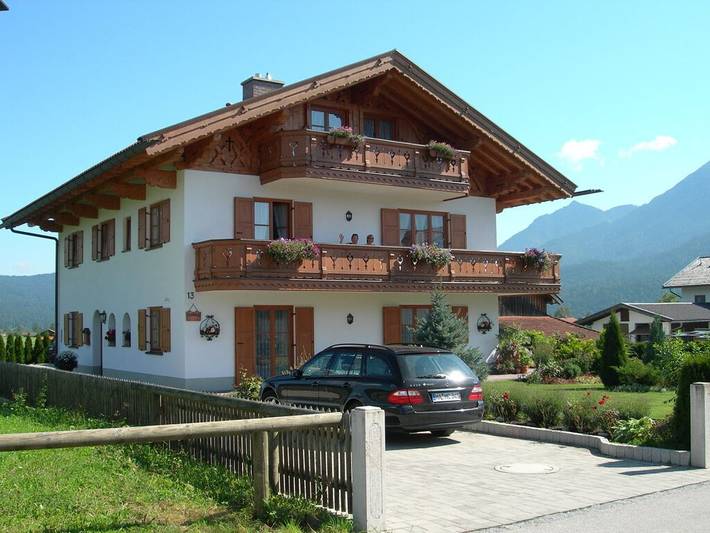 Ferienhaus für 3 Personen, mit Garten und Balkon sowie Whirlpool in Alpenwelt Karwendel