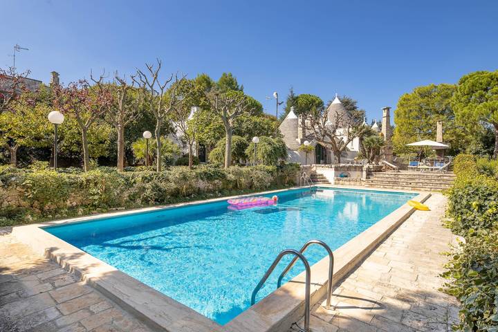 Trullo für 2 Personen, mit Balkon/Terrasse und Pool in Süditalien