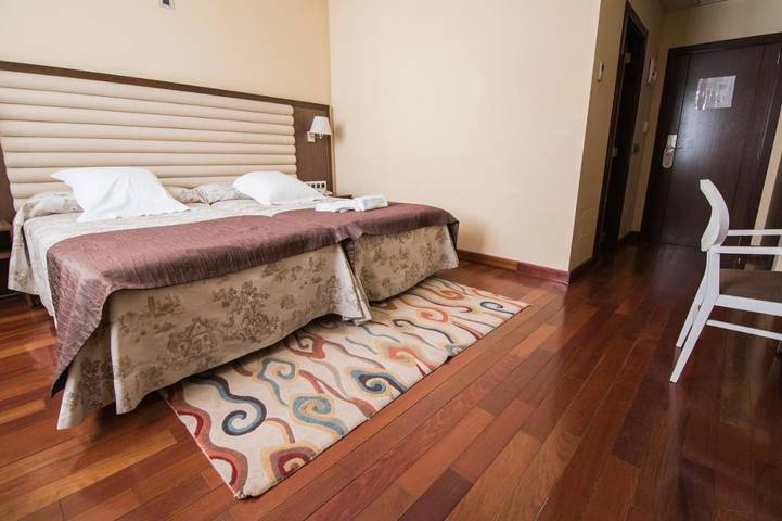 Hôtel pour 10 personnes, avec Jacuzzi ainsi que Terrasse et Sauna