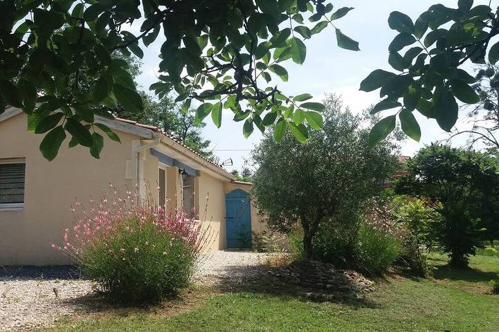 Location de vacances pour 2 personnes, avec terrasse et jardin, animaux acceptés à Montréal (Gers) - 4