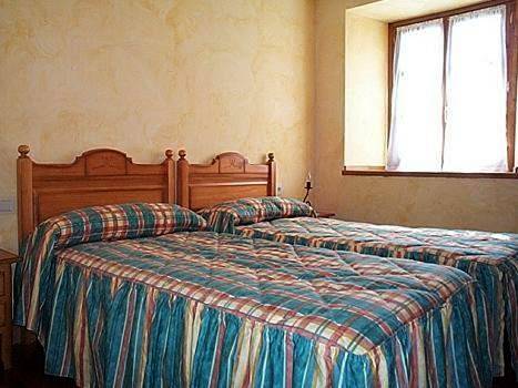 Casa rural para 11 personas, con vistas además de jardín y piscina, Se admiten mascotas en Comarca de Aoiz - 3