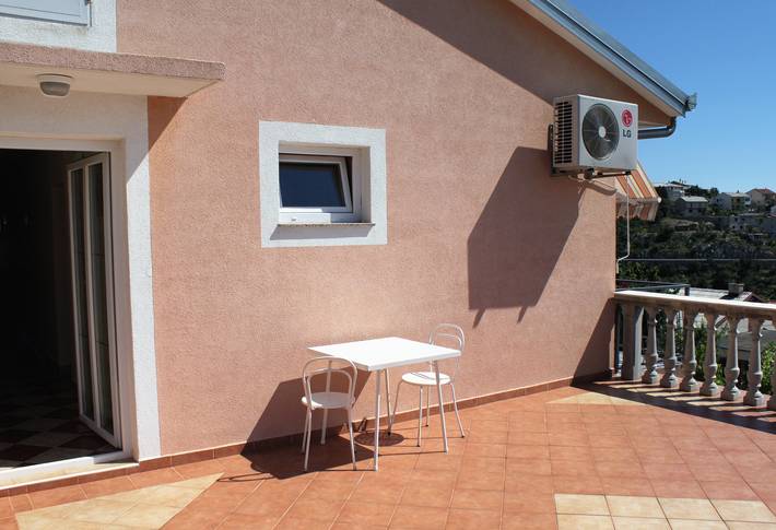 Apartament wakacyjny dla 3 osób, z balkon/ taras w Senj