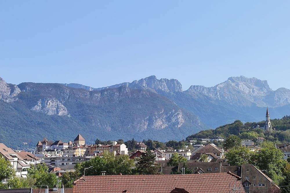 Appartement entier, Appartement 40 M2 avec belle vue ,endroit calme à 10mn à pied du centre in Cran-Gevrier, Annecy (commune)