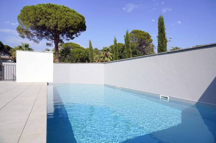 Gîte pour 2 personnes, avec piscine ainsi que terrasse et jardin dans Golf et Tennis Club de Valescure - 4