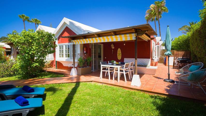Bungalow para 5 personas, con jardín y piscina en Campo Internacional
