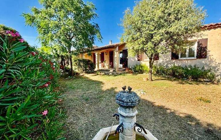 Gîte pour 6 personnes, avec terrasse à Sanilhac-Sagriès