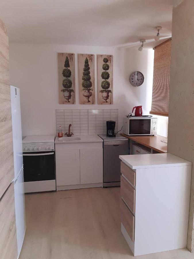 Appartement entier, Sous la charmille. in Cerisy-la-Salle, Région de Coutances