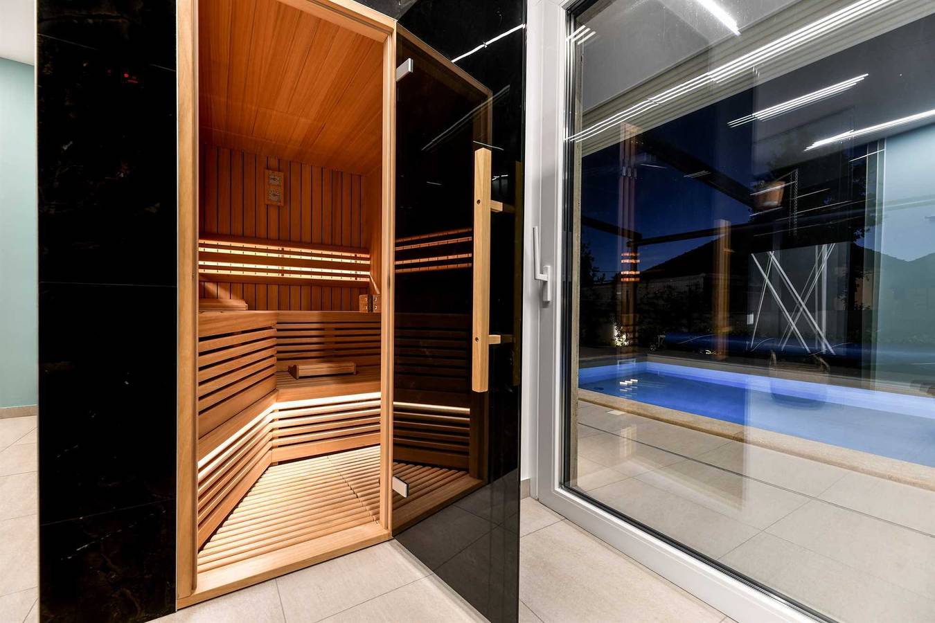 Crowonder Apartments & Rooms Oaza- Room R101 in Turanj, Zadar