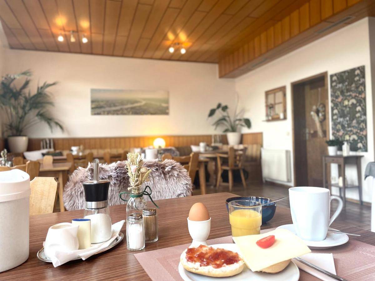 Hotel-Pension Hommen in Luetzel, Coblence