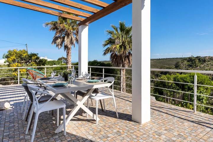 Ferienhaus für 8 Personen, mit Balkon und Terrasse sowie Garten und Ausblick in Aljezur - 4