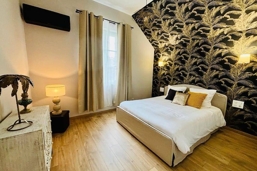 Appartement entier, Le Kozy - Grand T2 rénové avec parking privé.  Animaux de compagnie acceptés. in Vendôme, Vallée de la Loire