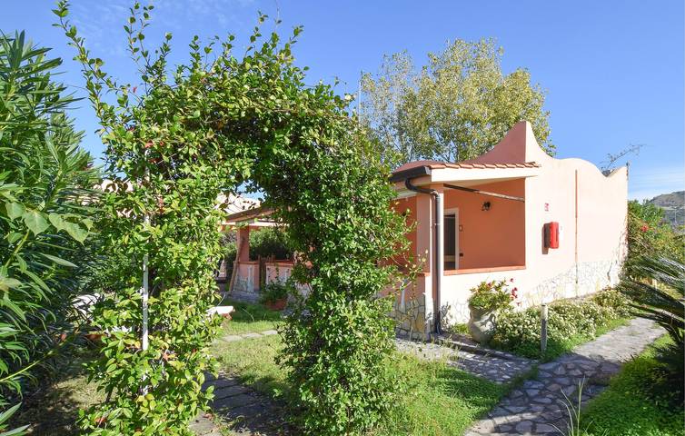 Cozy Cirella Apartment with Parking & WiFi in Diamante, Tyrrhenian Coast Kalabria