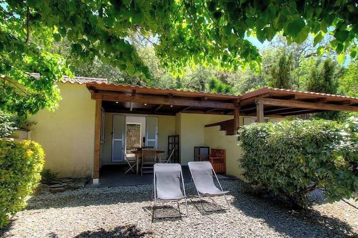 Location de vacances pour 3 personnes, avec Jardin et Piscine à Costa