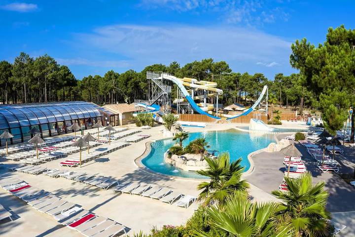 Camping für 6 Personen, mit Terrasse und Sauna in Vendays-Montalivet