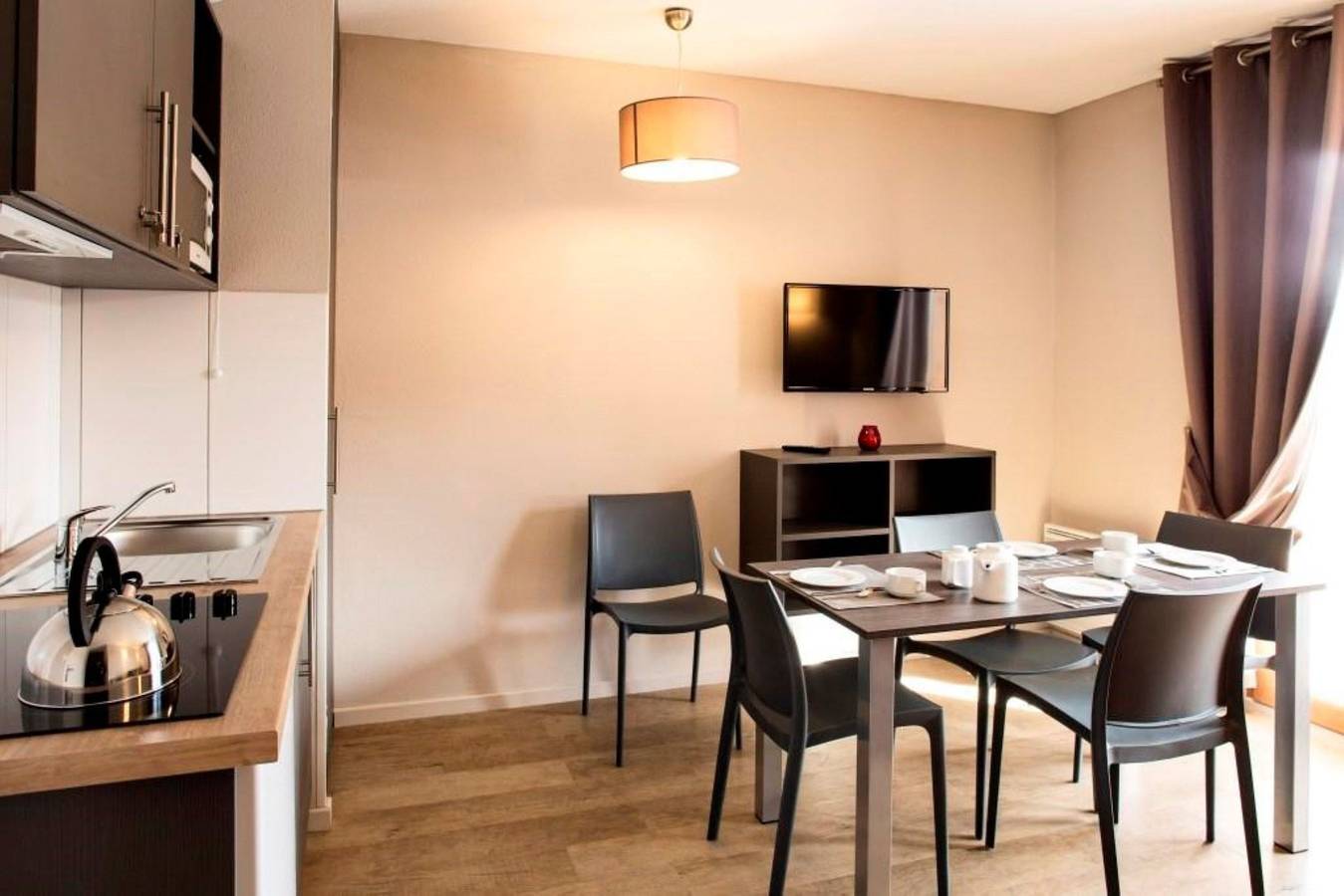Studio entier, Studio pour 2 personnes avec piscine in Pra-Loup (station de ski), Pra-Loup