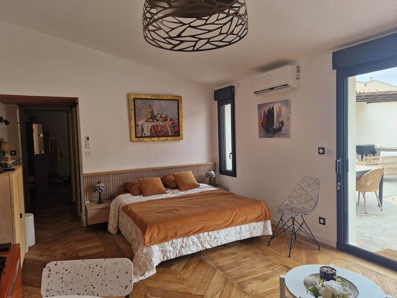 Maison d’hôtes « Le Cottage Bleu du Sud » avec vue montagne, Wi-Fi et climatisation in Saint-Étienne-les-Orgues, Région de Forcalquier