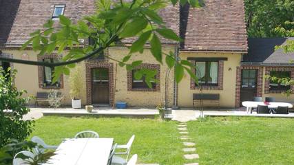 Gîte pour 10 personnes, avec jardin et vue à Saint-Denis-d'Authou