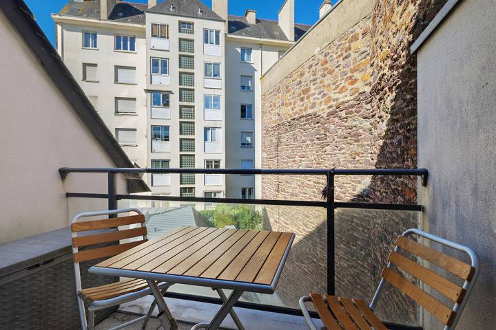 Hel lägenhet, “Calm and Originality” Apartment with Balcony and Wi-Fi in Rennes, Rennes region