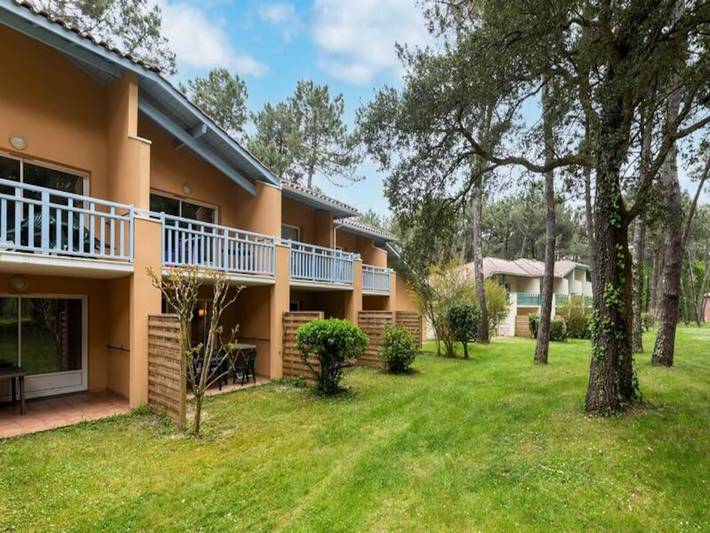 Appartement de vacances pour 5 personnes, avec balcon et piscine, adapté aux familles