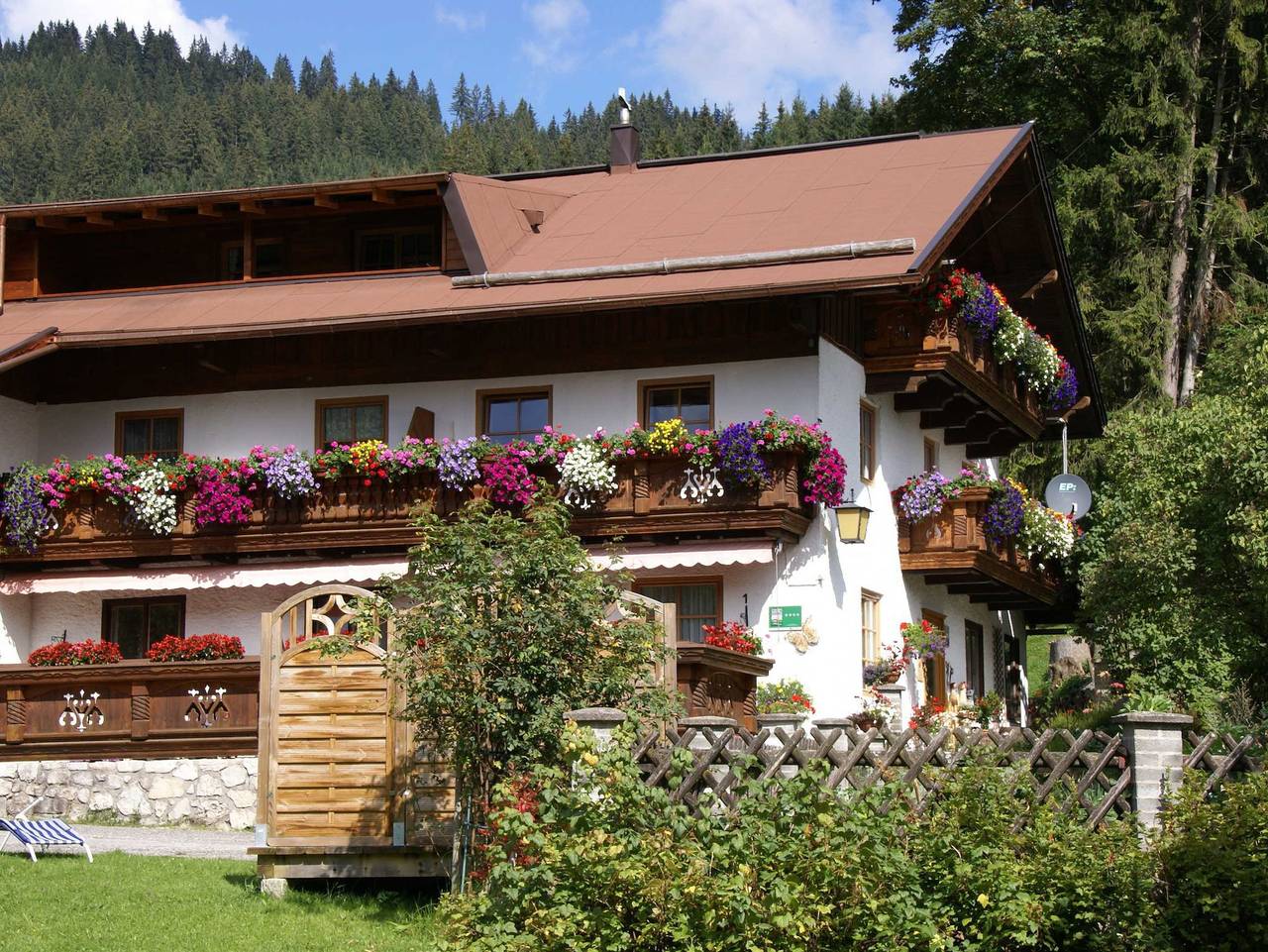 Ganze Wohnung, Bio-Arche-Bauernhof Waldesruh - Apartment in Tannheim (Tirol), Allgäuer Alpen (Österreich)