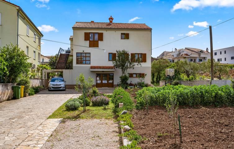 Ferienwohnung für 4 Personen, mit Terrasse auf Murter