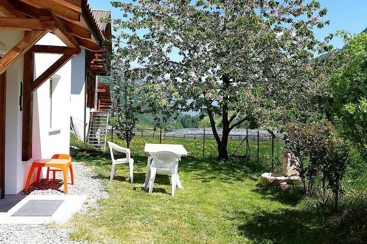 Appartamento intero, App. 3 Appartamento Auhaus con prato e fontana per 2 persone max. 4 persone in Martello, Parco Nazionale dello Stelvio