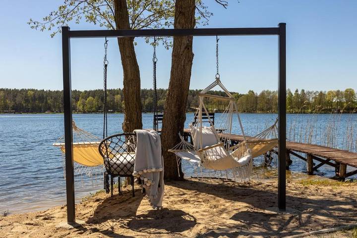 Ferienwohnung für 4 Personen, mit Terrasse und Garten sowie Seeblick und Ausblick