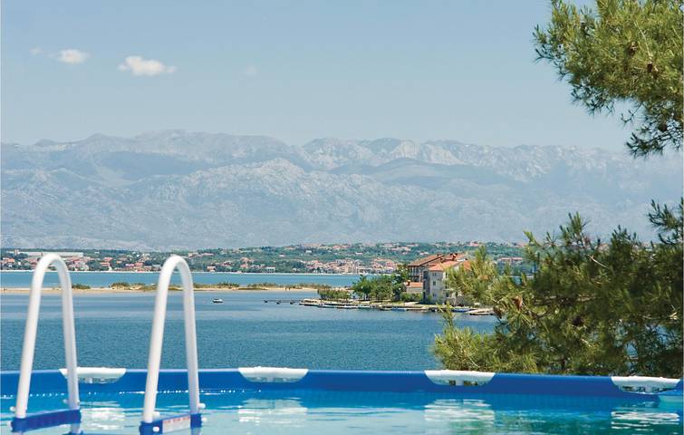 Ferienwohnung für 12 Personen, mit Terrasse in Nin - 4