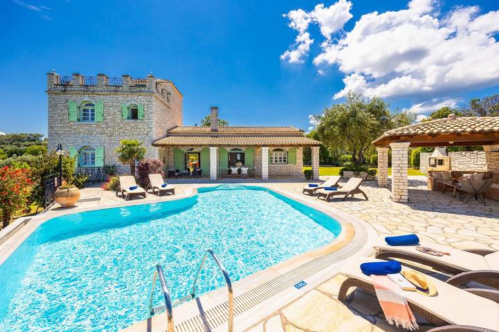 Villa for 6 people, with Ocean view and Balcony as well as Terrace and Garden in Agios Stefanos (Corfu)